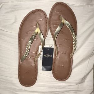 Hollister flip flops